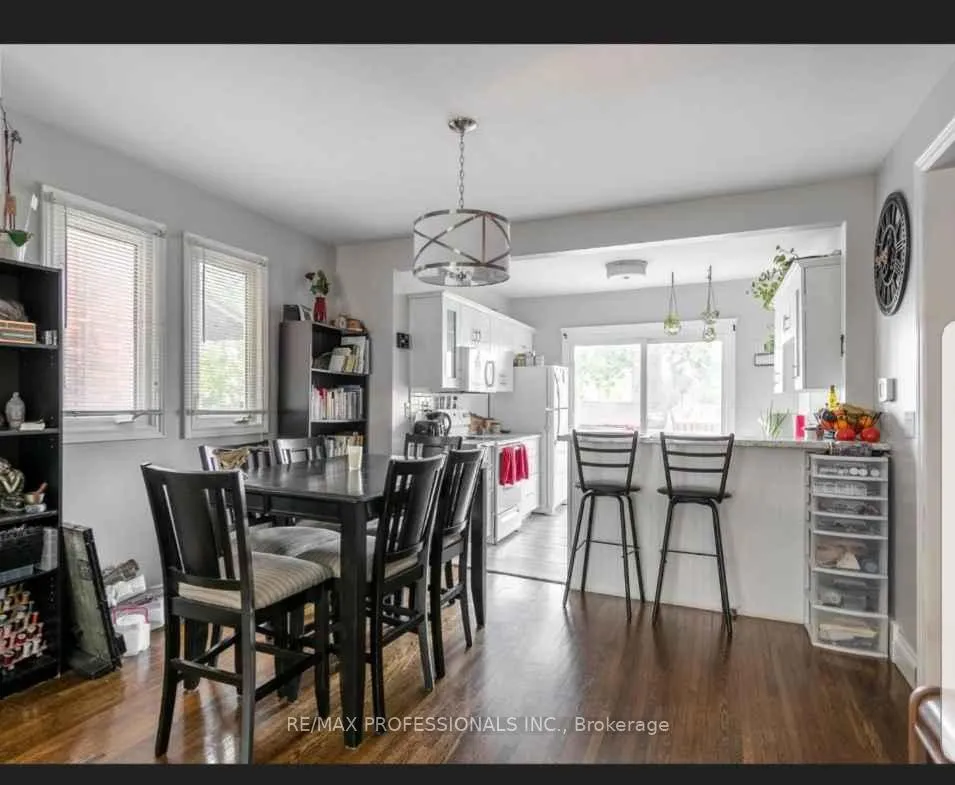 Photo 4 of Unit MAIN, 1371 Marentette, Windsor — HOMEH