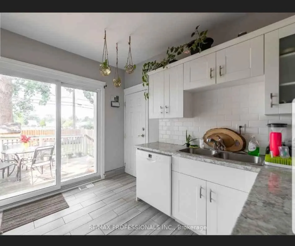 Photo 5 of Unit MAIN, 1371 Marentette, Windsor — HOMEH