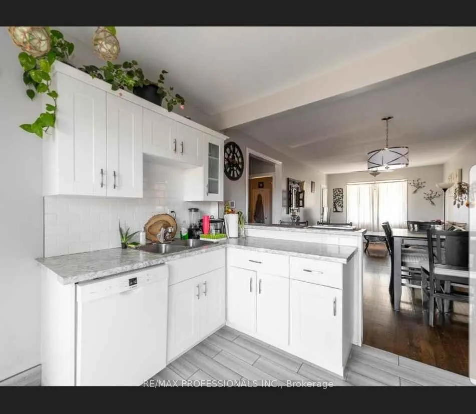 Photo 7 of Unit MAIN, 1371 Marentette, Windsor — HOMEH