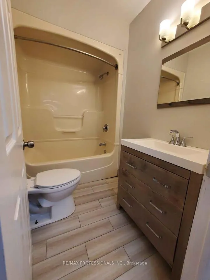Photo 13 of Unit MAIN, 1371 Marentette, Windsor — HOMEH