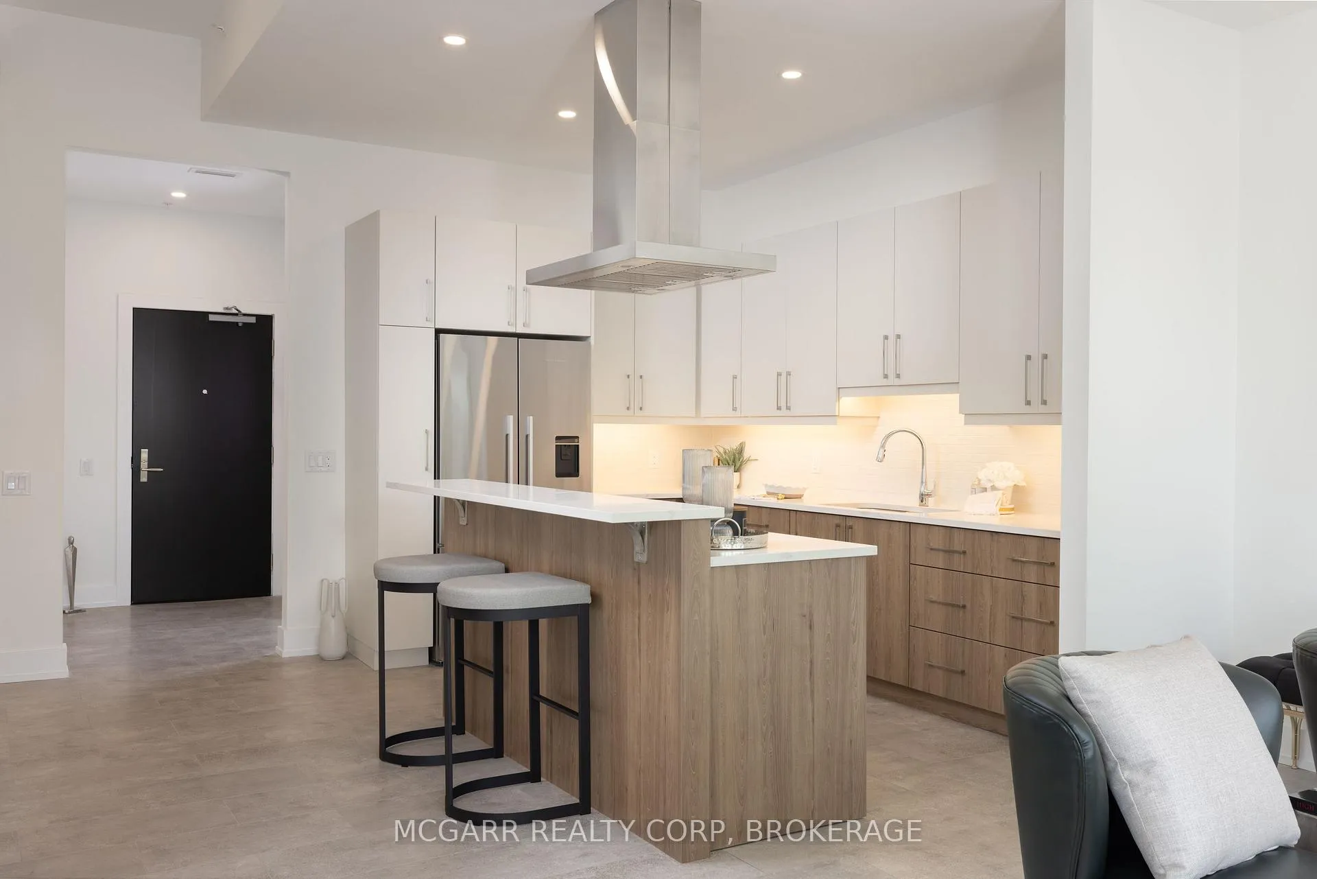 Photo 9 of Unit 403, 77 Yates Street, St. Catharines, Downtown — HOMEH