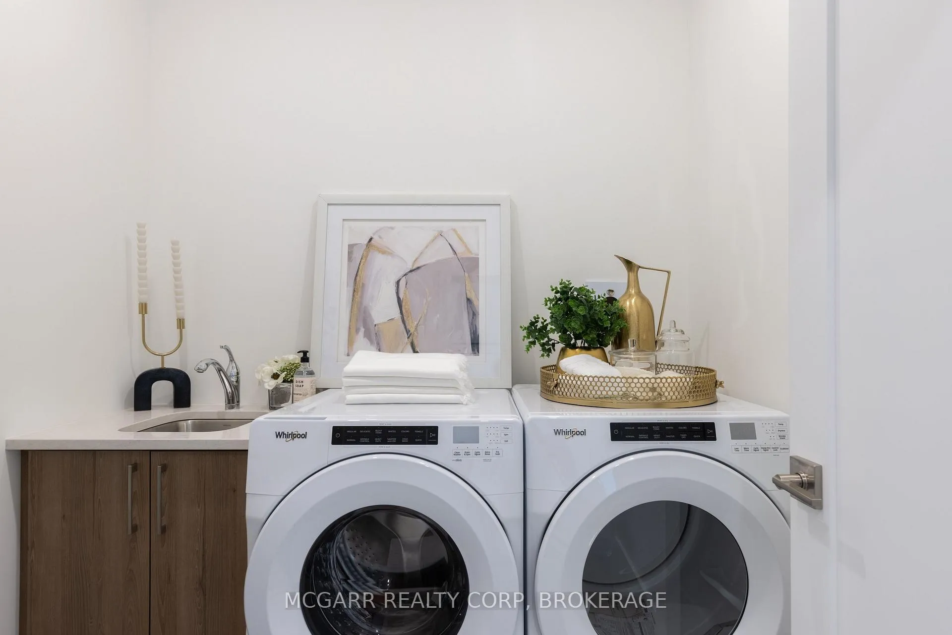 Photo 25 of Unit 403, 77 Yates Street, St. Catharines, Downtown — HOMEH