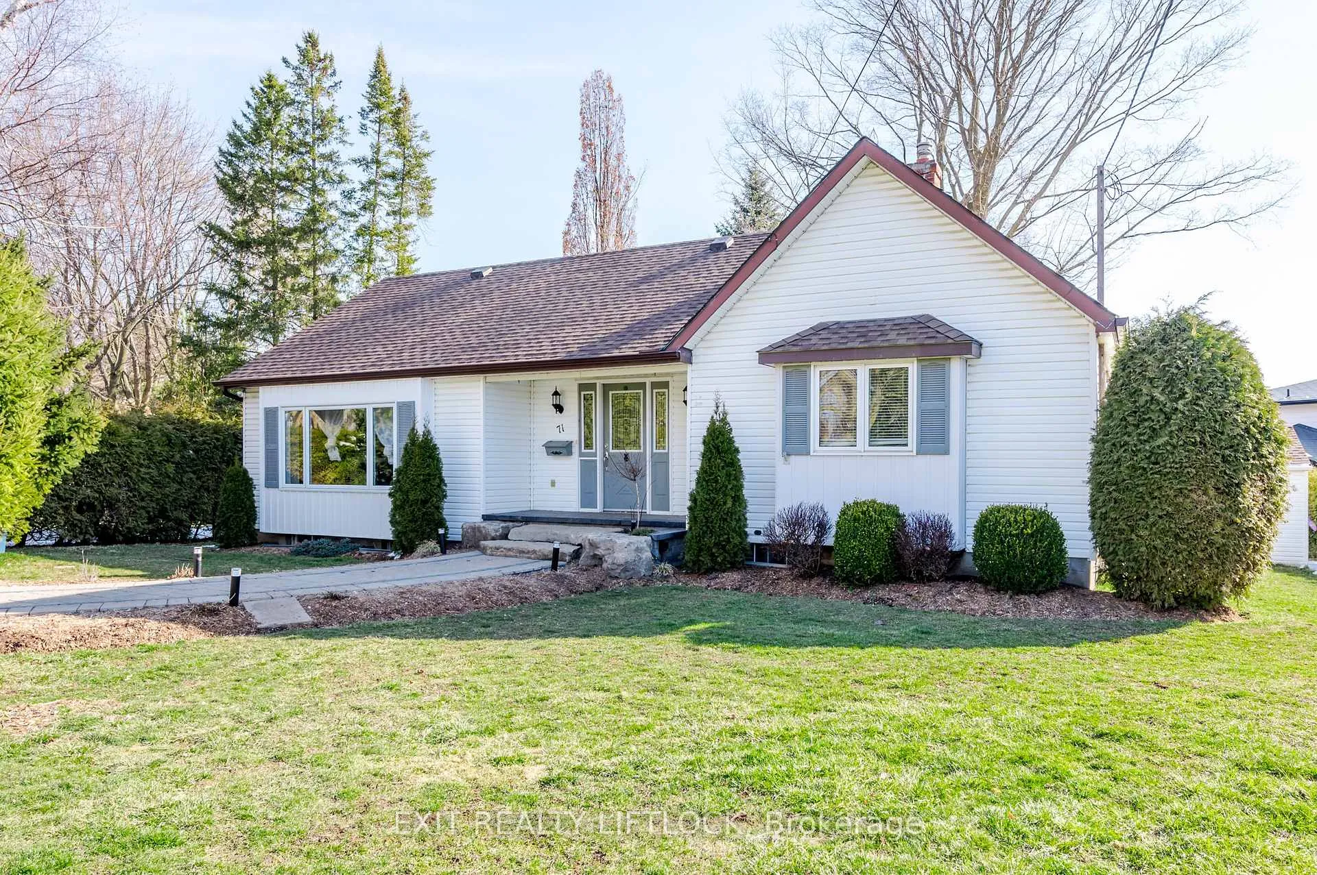 Photo 1 of 71 High Street, Clarington, Bowmanville — HOMEH