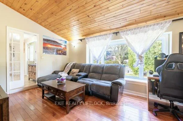Photo 5 of 71 High Street, Clarington, Bowmanville — HOMEH
