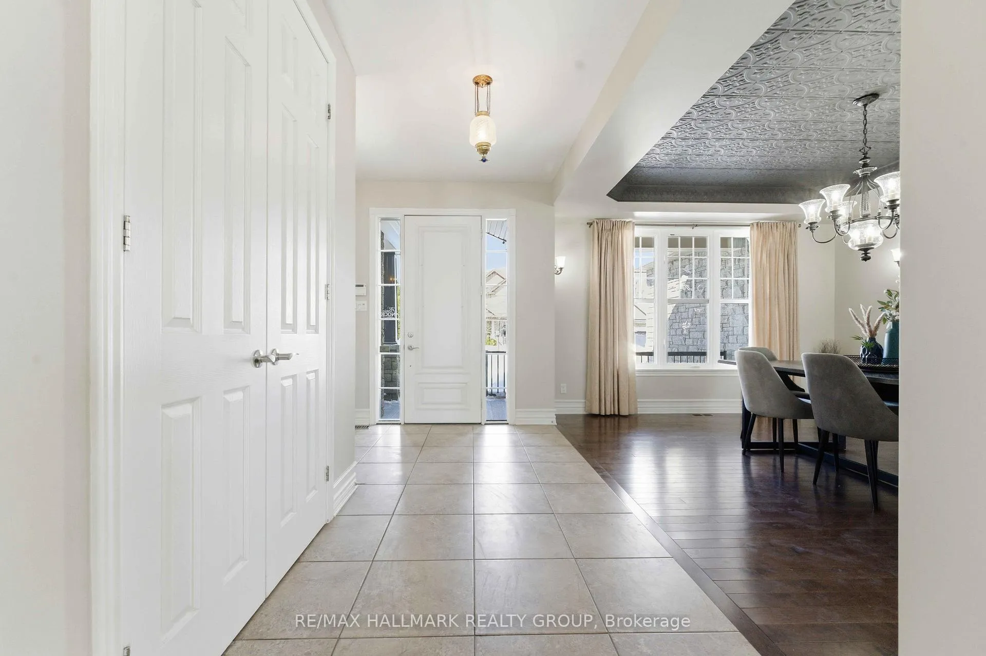 Photo 3 of 84 Chanonhouse Drive, Ottawa, Richmond — HOMEH