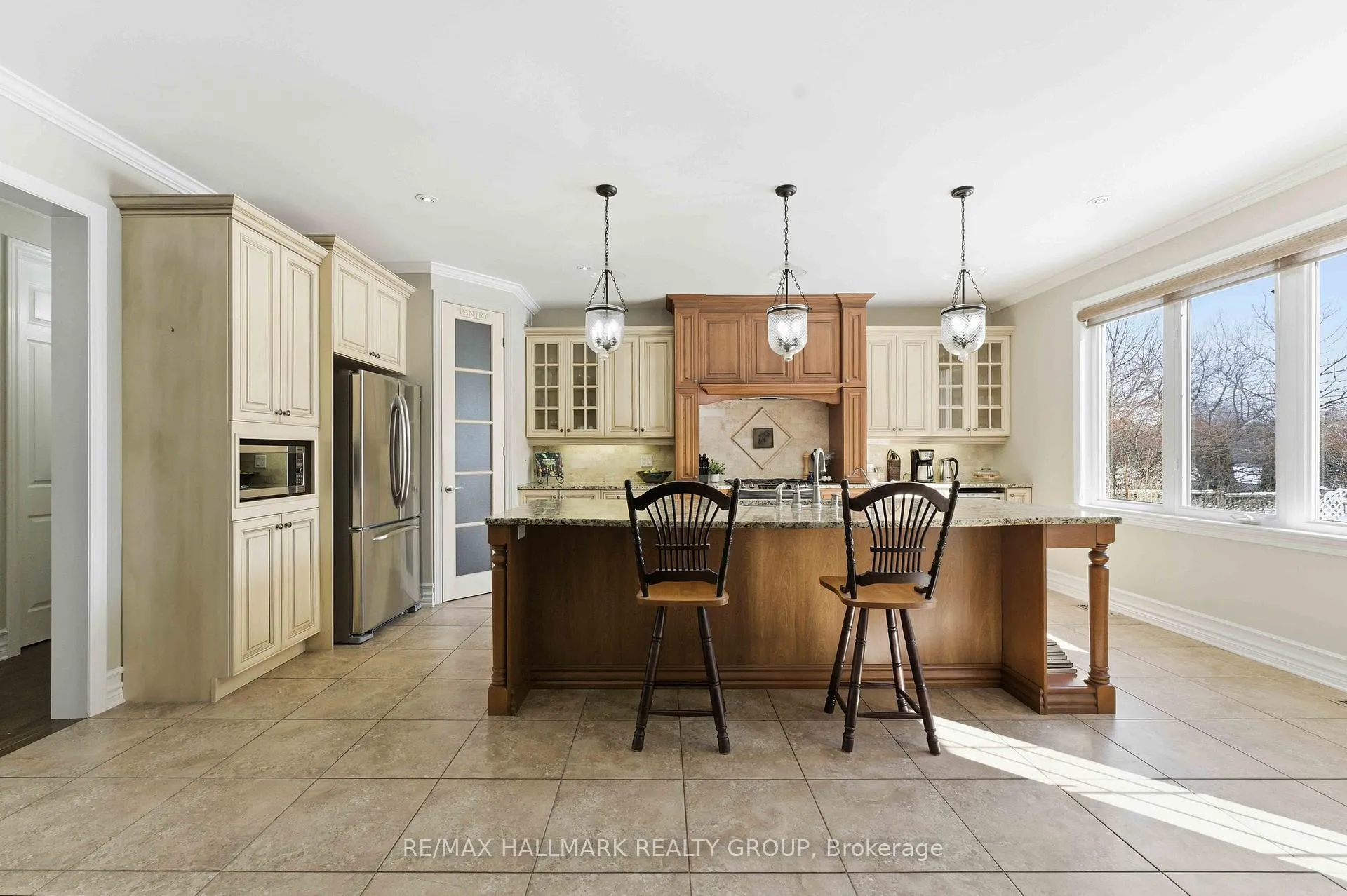 Photo 9 of 84 Chanonhouse Drive, Ottawa, Richmond — HOMEH