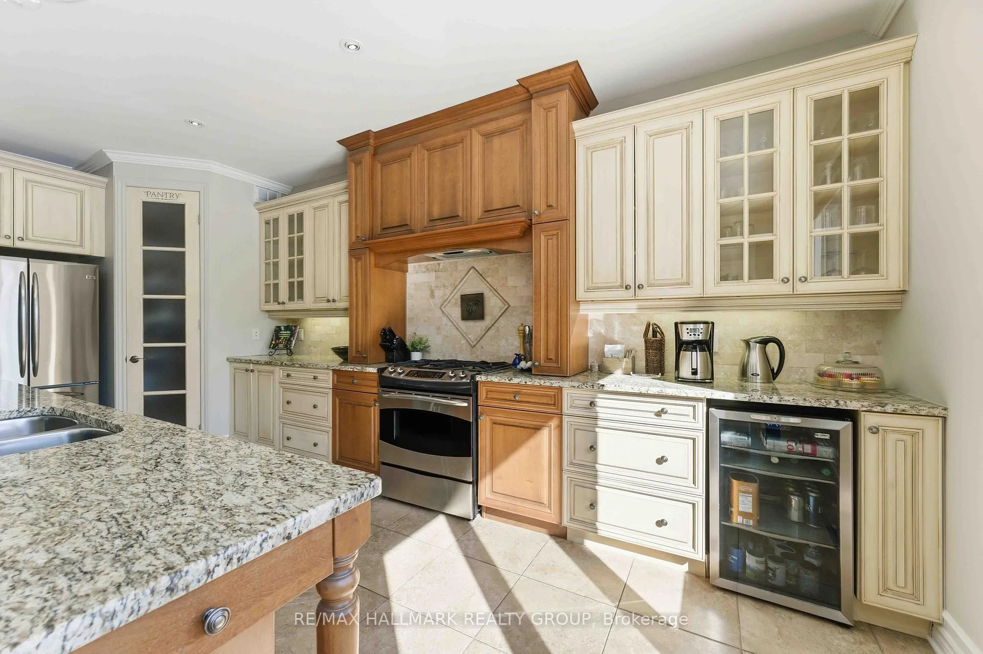 Photo 10 of 84 Chanonhouse Drive, Ottawa, Richmond — HOMEH
