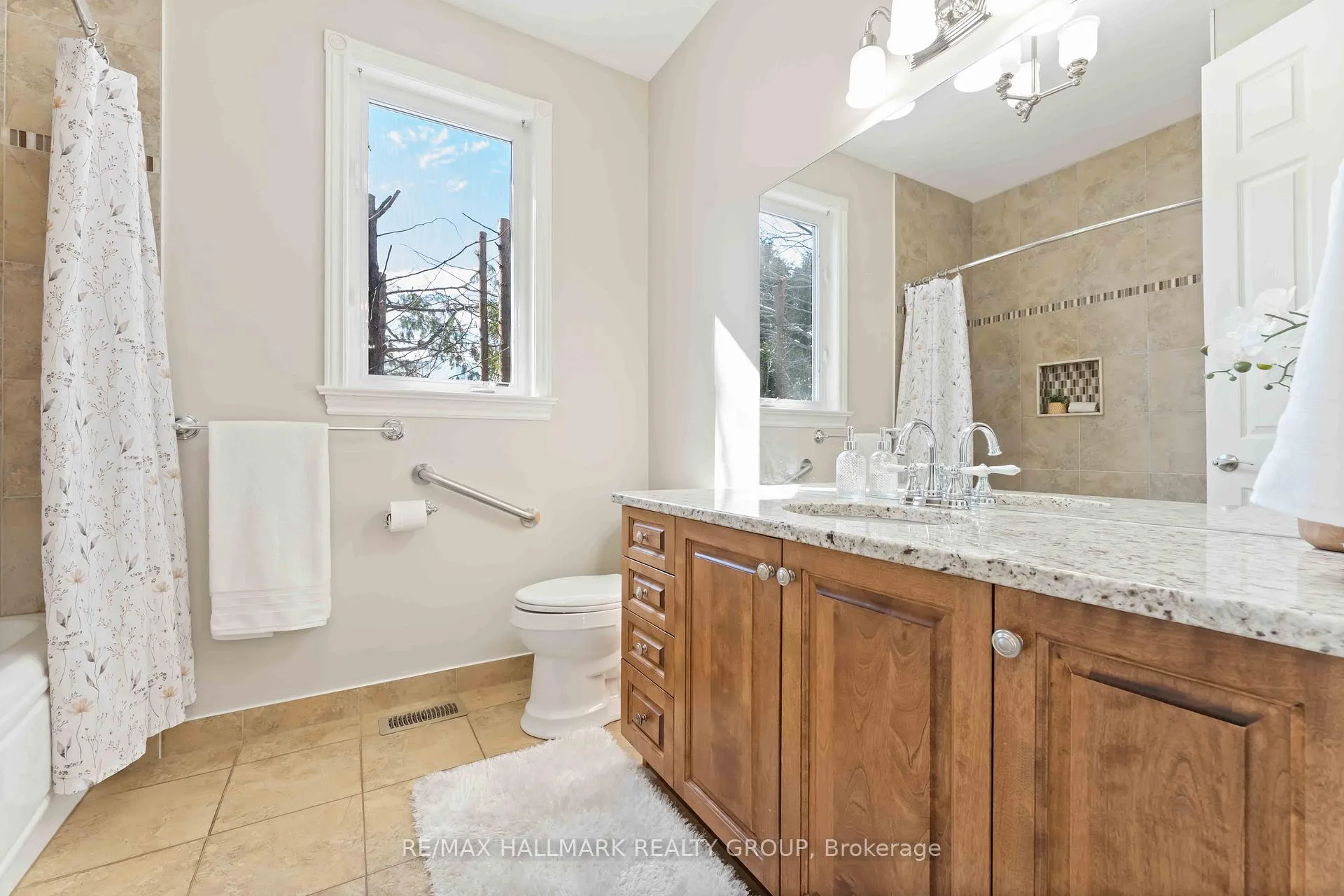 Photo 21 of 84 Chanonhouse Drive, Ottawa, Richmond — HOMEH