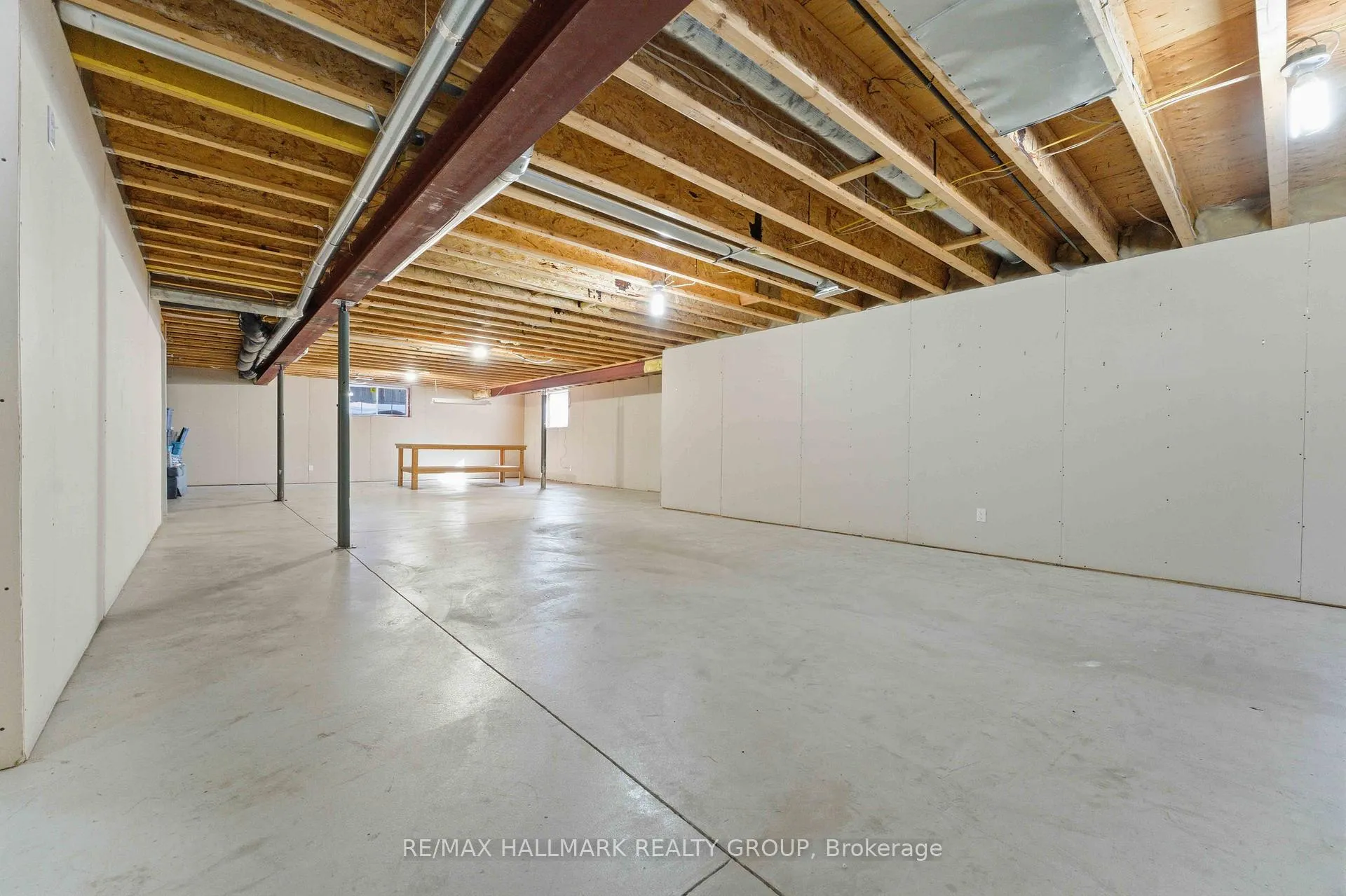 Photo 25 of 84 Chanonhouse Drive, Ottawa, Richmond — HOMEH