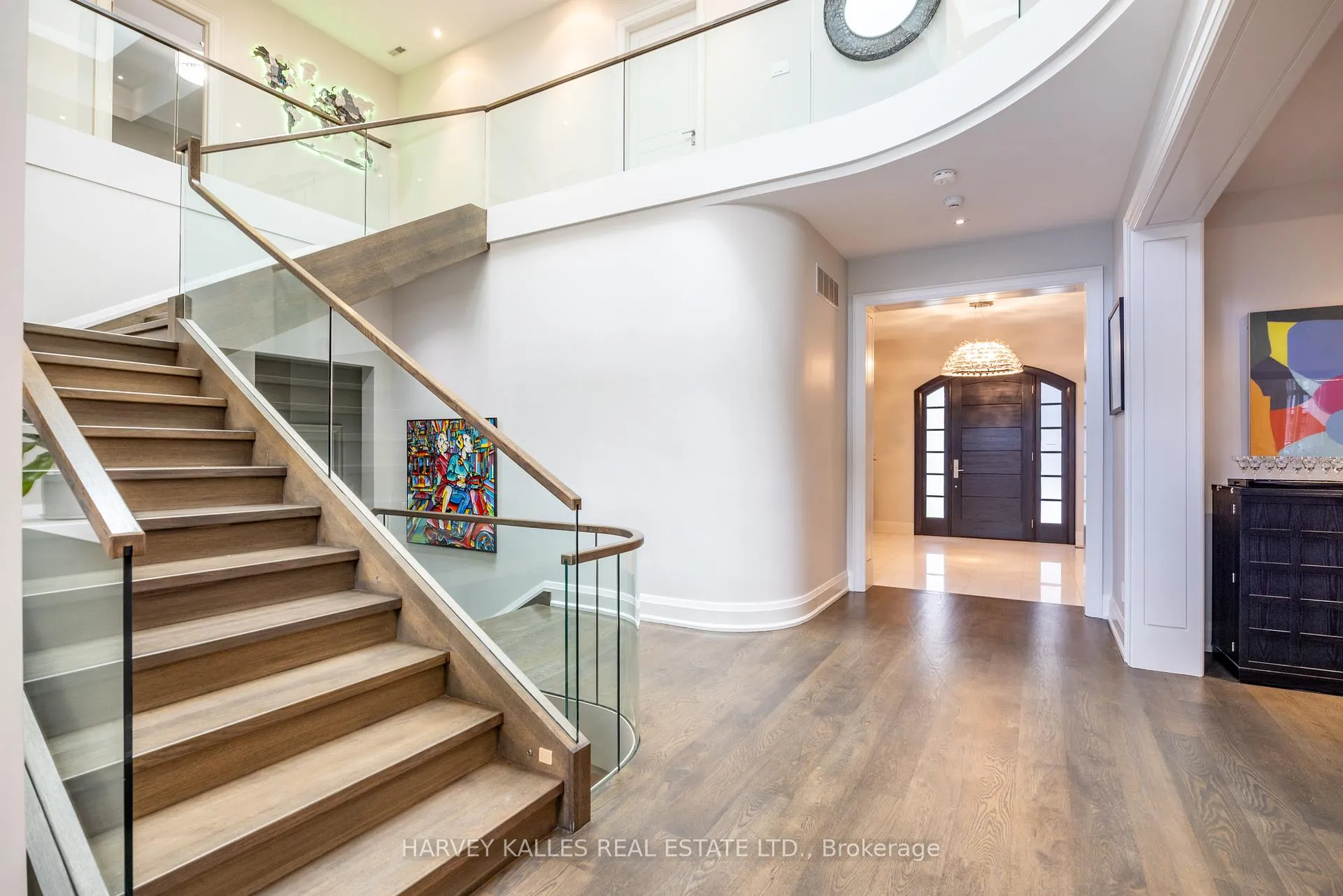 Photo 3 of 14 Sulgrave Crescent, North York, St. Andrew-Windfields — HOMEH