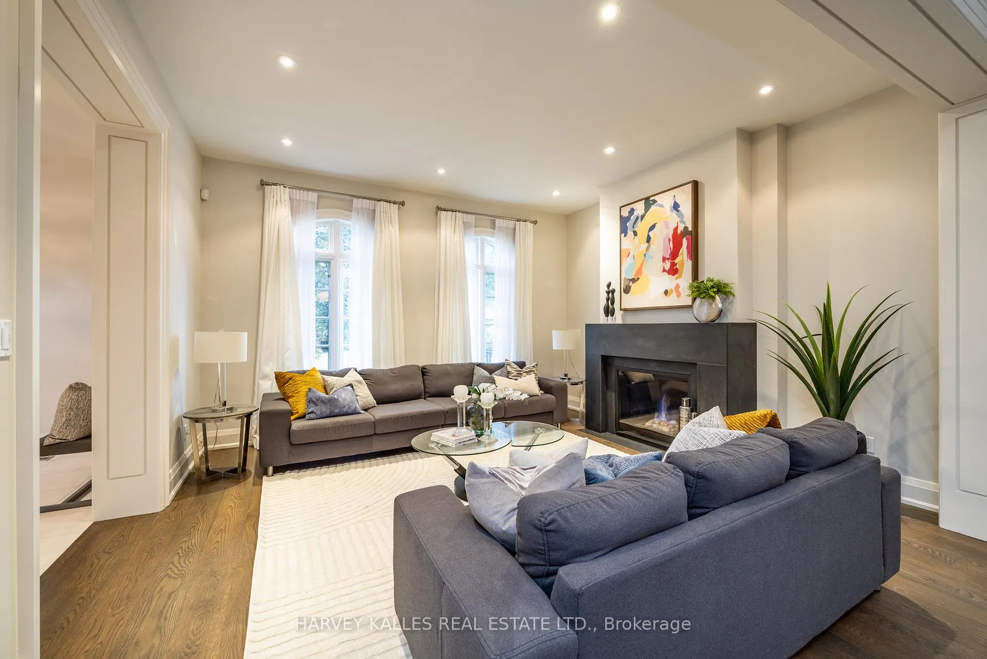 Photo 7 of 14 Sulgrave Crescent, North York, St. Andrew-Windfields — HOMEH