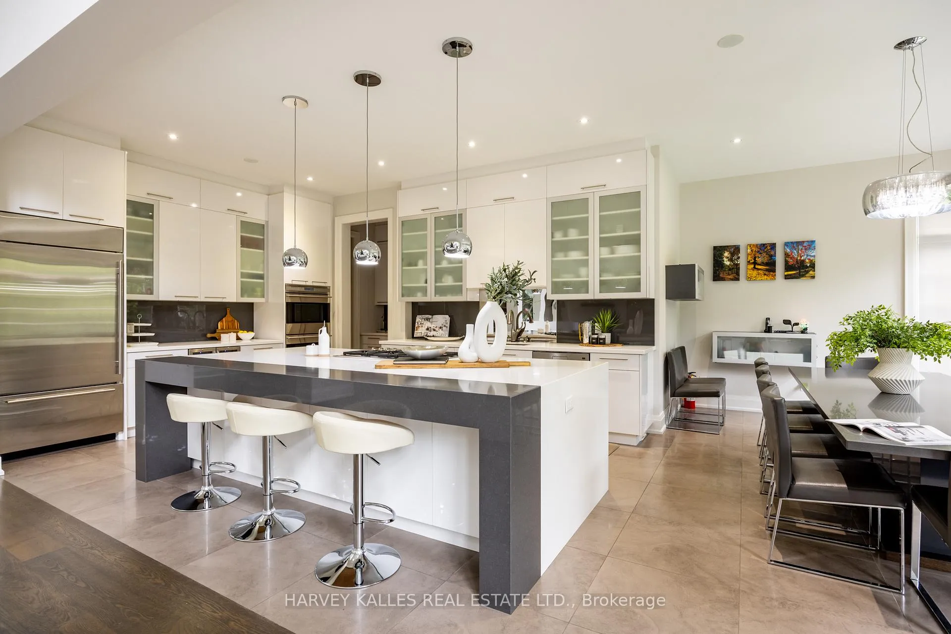 Photo 12 of 14 Sulgrave Crescent, North York, St. Andrew-Windfields — HOMEH
