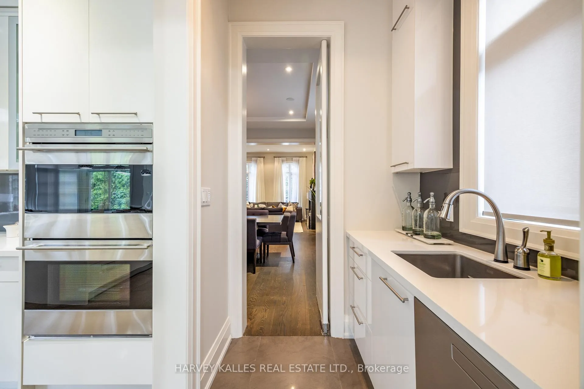 Photo 16 of 14 Sulgrave Crescent, North York, St. Andrew-Windfields — HOMEH