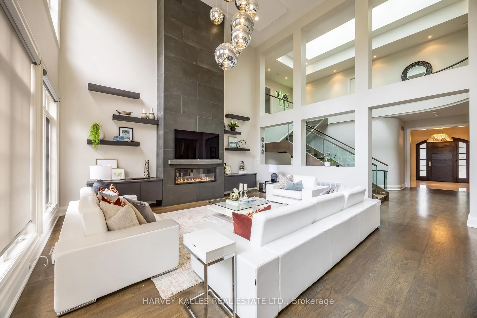 Photo 18 of 14 Sulgrave Crescent, North York, St. Andrew-Windfields — HOMEH