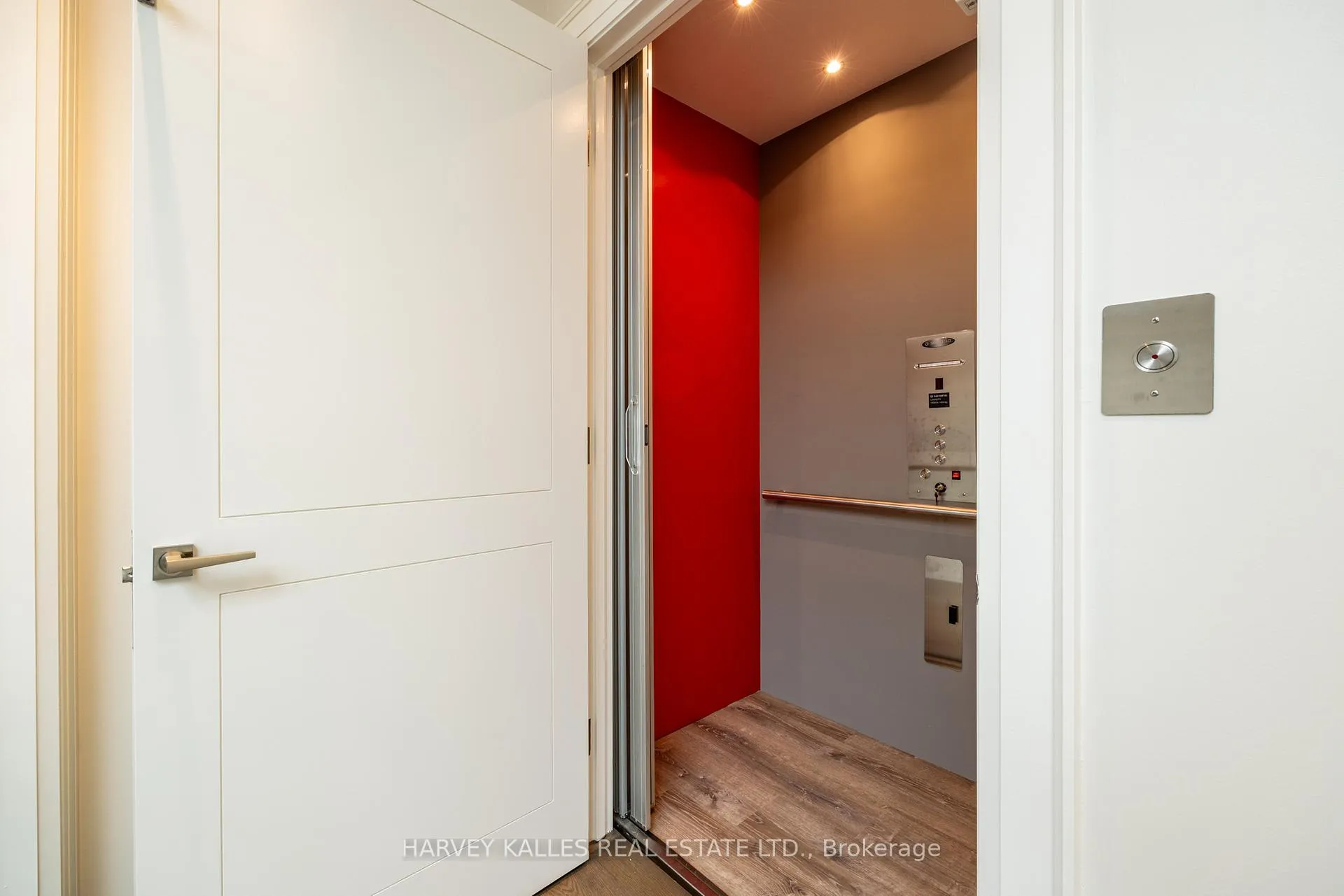 Photo 22 of 14 Sulgrave Crescent, North York, St. Andrew-Windfields — HOMEH
