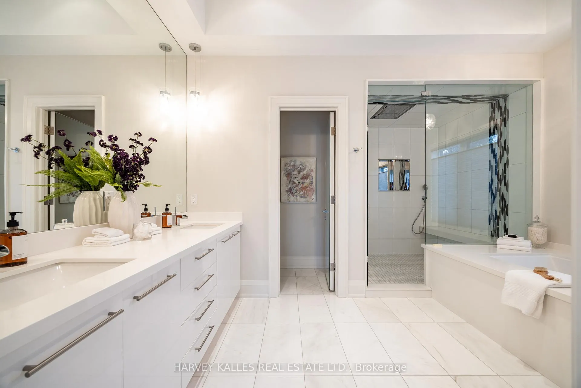 Photo 27 of 14 Sulgrave Crescent, North York, St. Andrew-Windfields — HOMEH