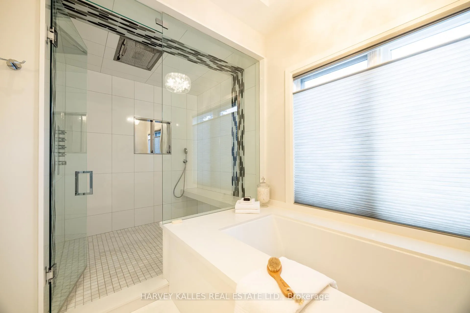 Photo 28 of 14 Sulgrave Crescent, North York, St. Andrew-Windfields — HOMEH
