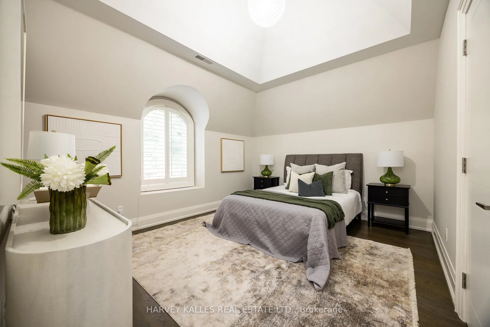 Photo 29 of 14 Sulgrave Crescent, North York, St. Andrew-Windfields — HOMEH