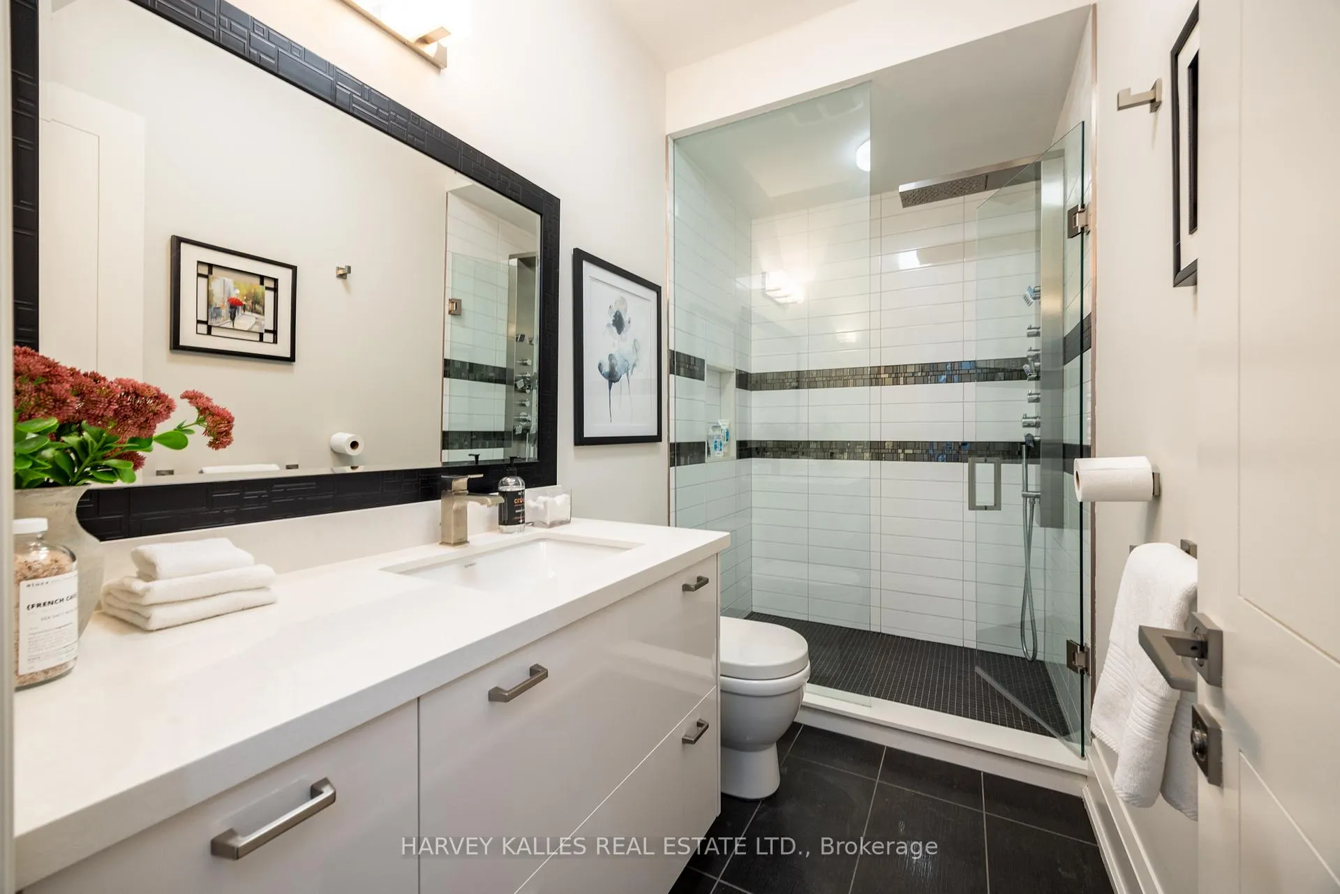 Photo 37 of 14 Sulgrave Crescent, North York, St. Andrew-Windfields — HOMEH