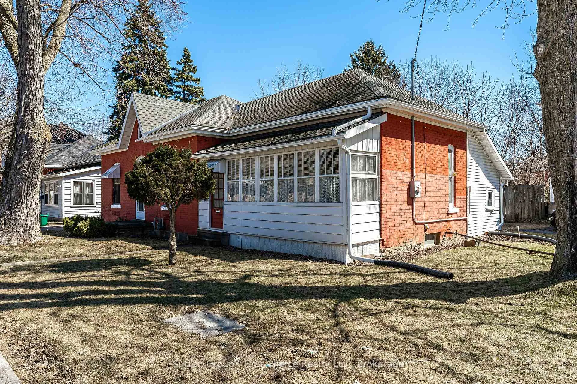 Photo 3 of 55 Dufferin Street, Stratford — HOMEH