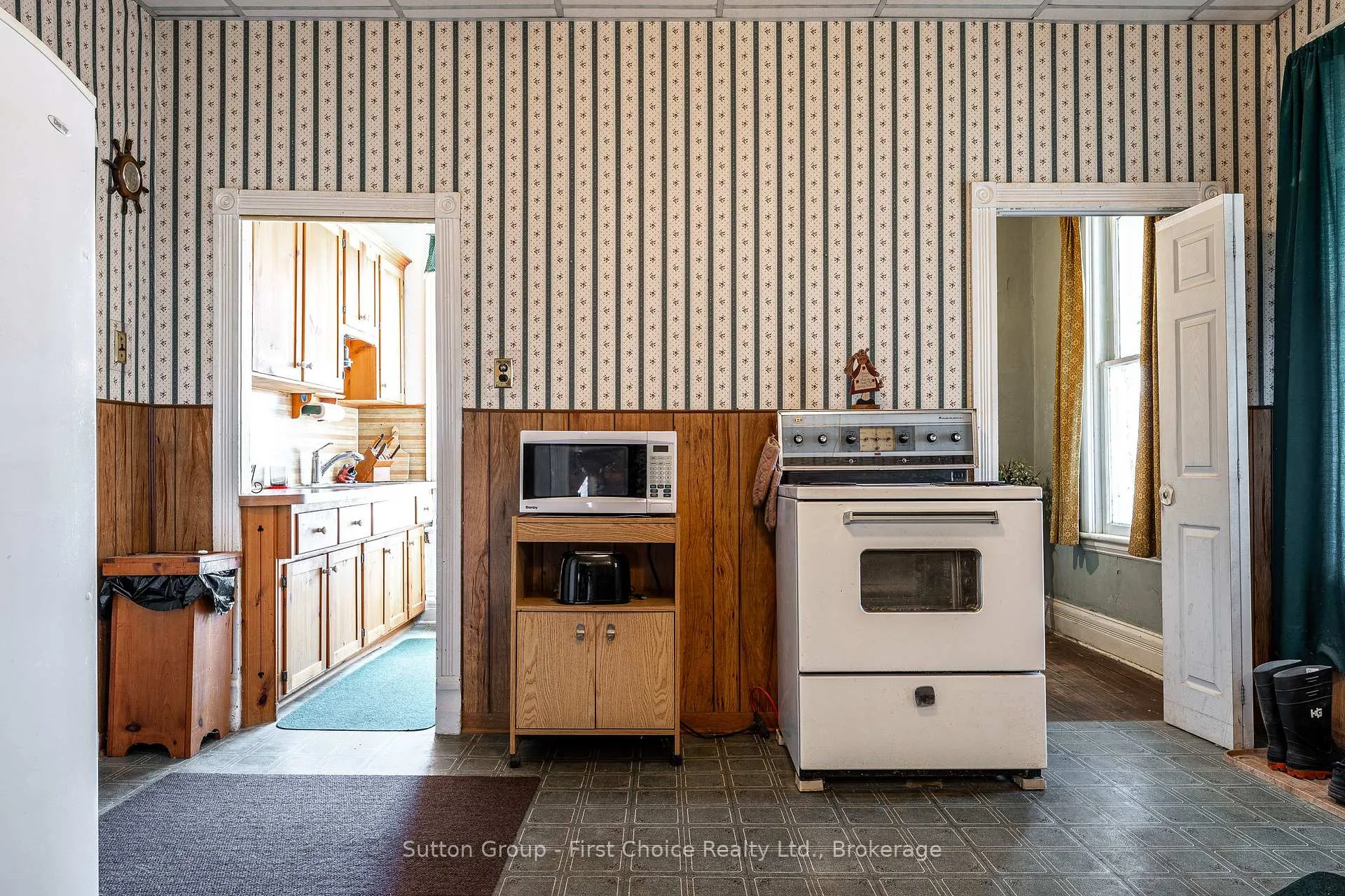 Photo 20 of 55 Dufferin Street, Stratford — HOMEH