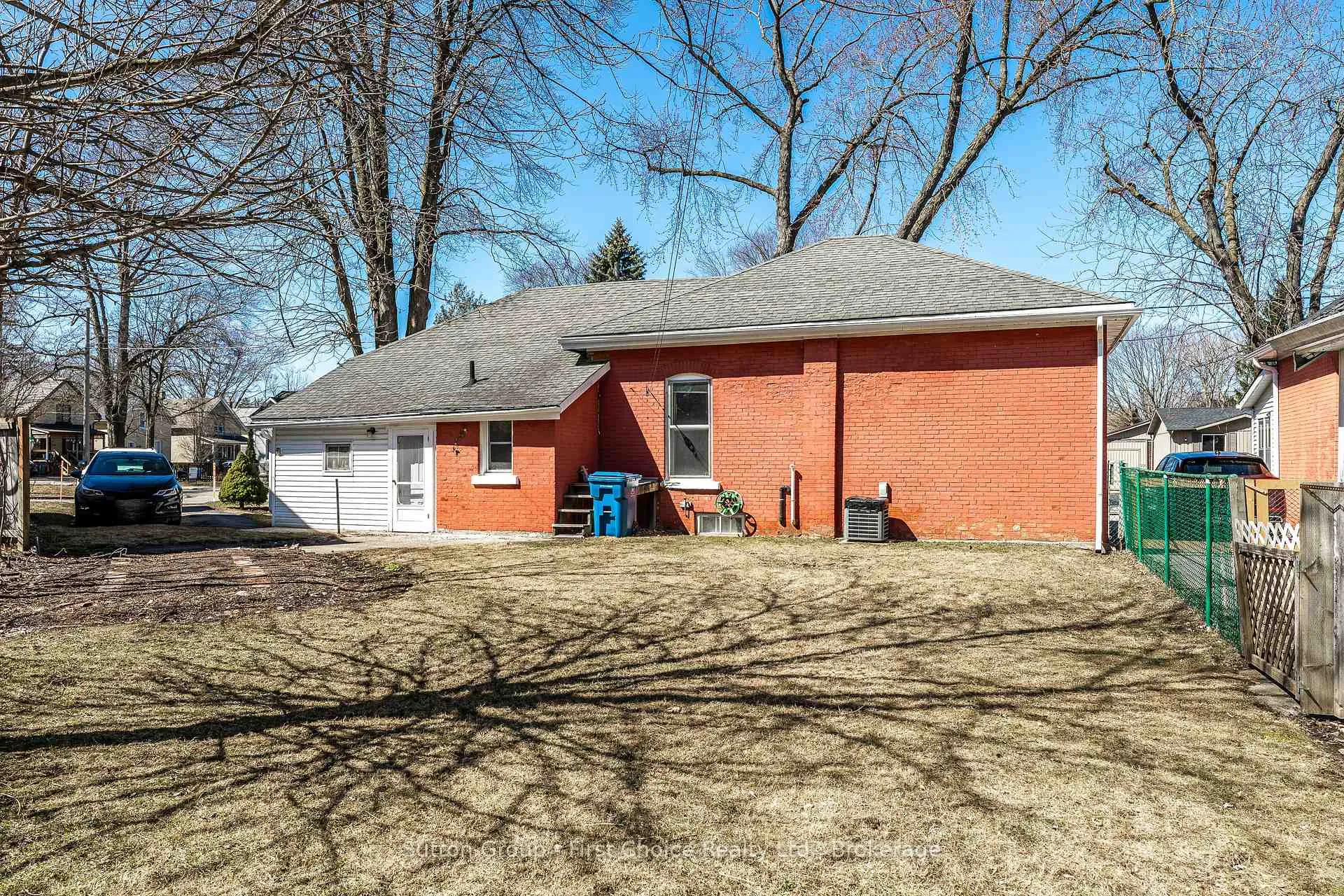 Photo 33 of 55 Dufferin Street, Stratford — HOMEH