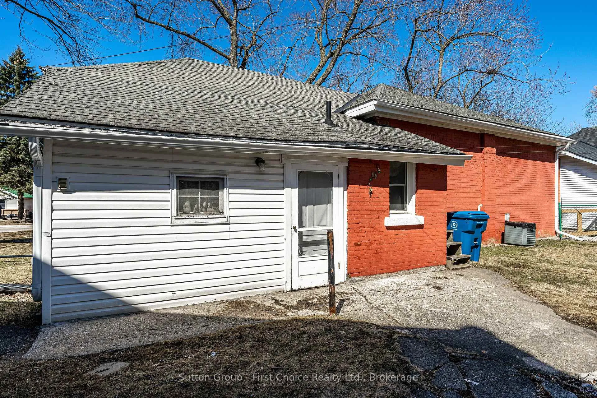 Photo 35 of 55 Dufferin Street, Stratford — HOMEH