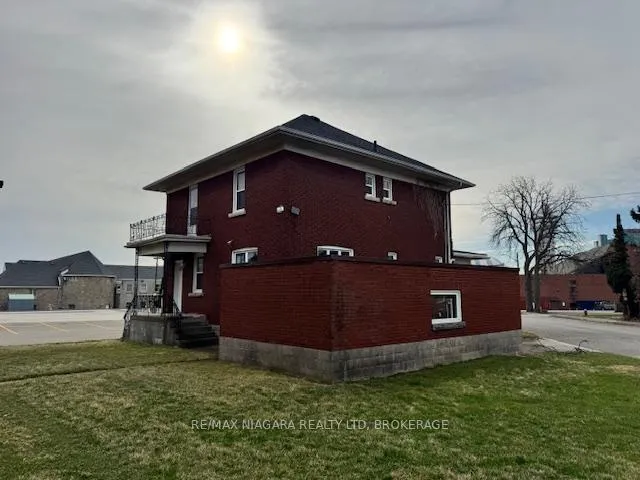 Photo 2 of 4893 Hunter Street, Niagara Falls, Clifton Hill — HOMEH