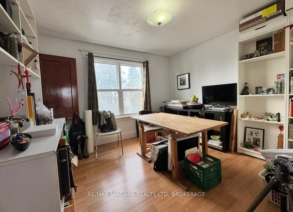 Photo 9 of 4893 Hunter Street, Niagara Falls, Clifton Hill — HOMEH