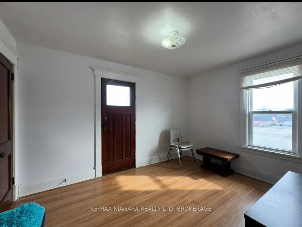 Photo 13 of 4893 Hunter Street, Niagara Falls, Clifton Hill — HOMEH