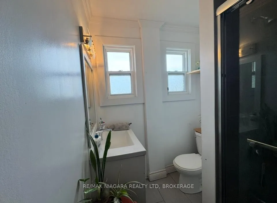 Photo 14 of 4893 Hunter Street, Niagara Falls, Clifton Hill — HOMEH
