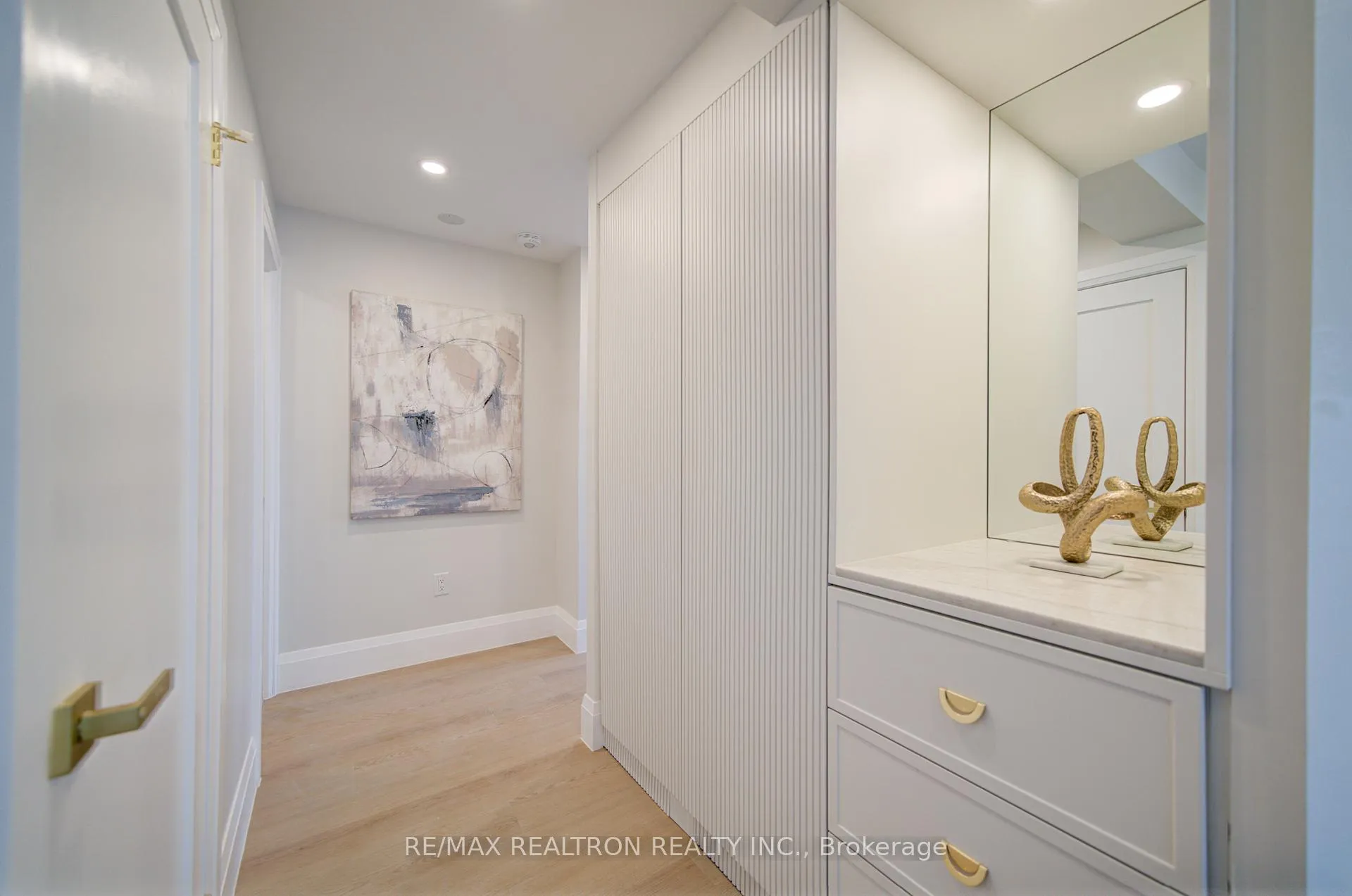 Photo 7 of Unit 1103, 7420 Bathurst Street, Vaughan, Brownridge — HOMEH