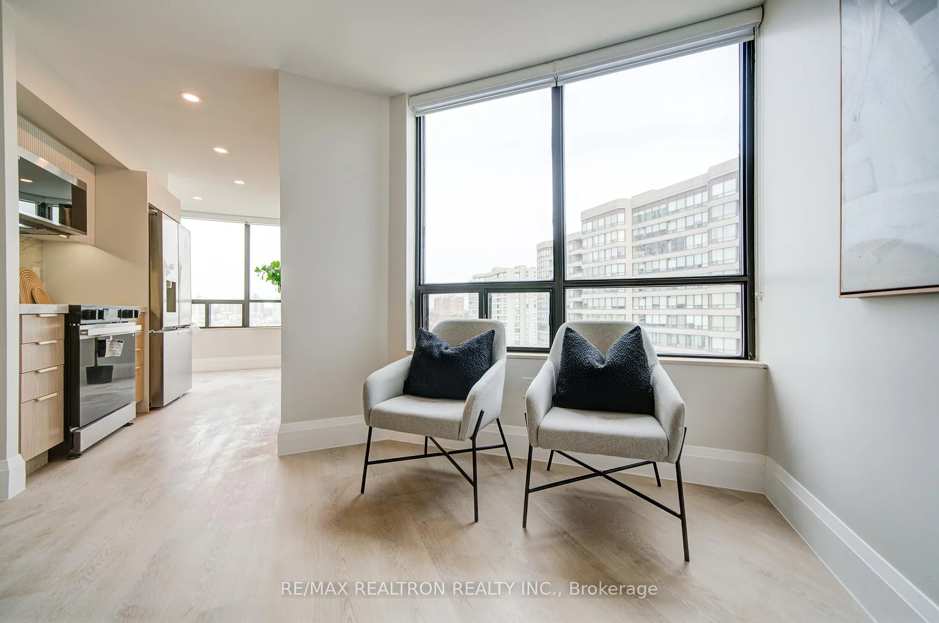 Photo 10 of Unit 1103, 7420 Bathurst Street, Vaughan, Brownridge — HOMEH