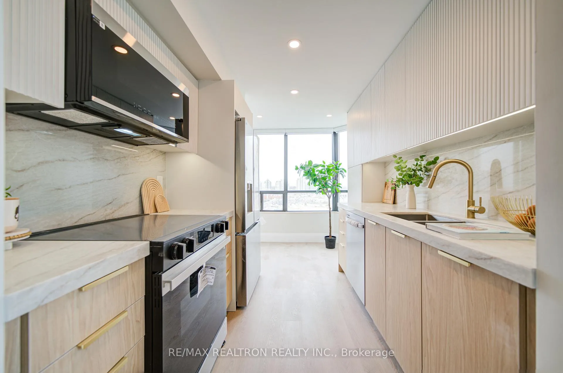Photo 11 of Unit 1103, 7420 Bathurst Street, Vaughan, Brownridge — HOMEH