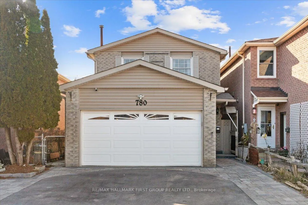 Photo 1 of 780 Hampton Court, Pickering, West Shore — HOMEH