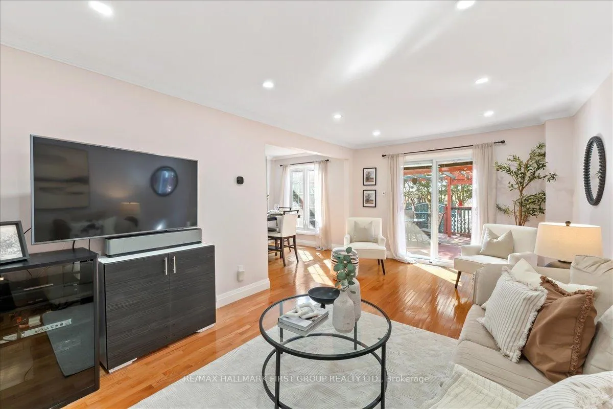Photo 6 of 780 Hampton Court, Pickering, West Shore — HOMEH