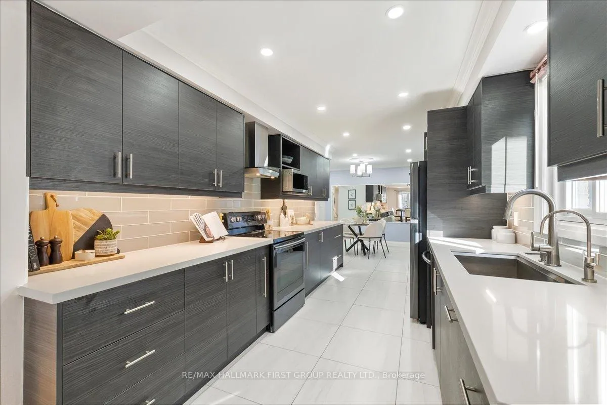Photo 15 of 780 Hampton Court, Pickering, West Shore — HOMEH