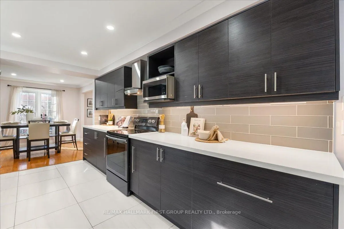 Photo 17 of 780 Hampton Court, Pickering, West Shore — HOMEH