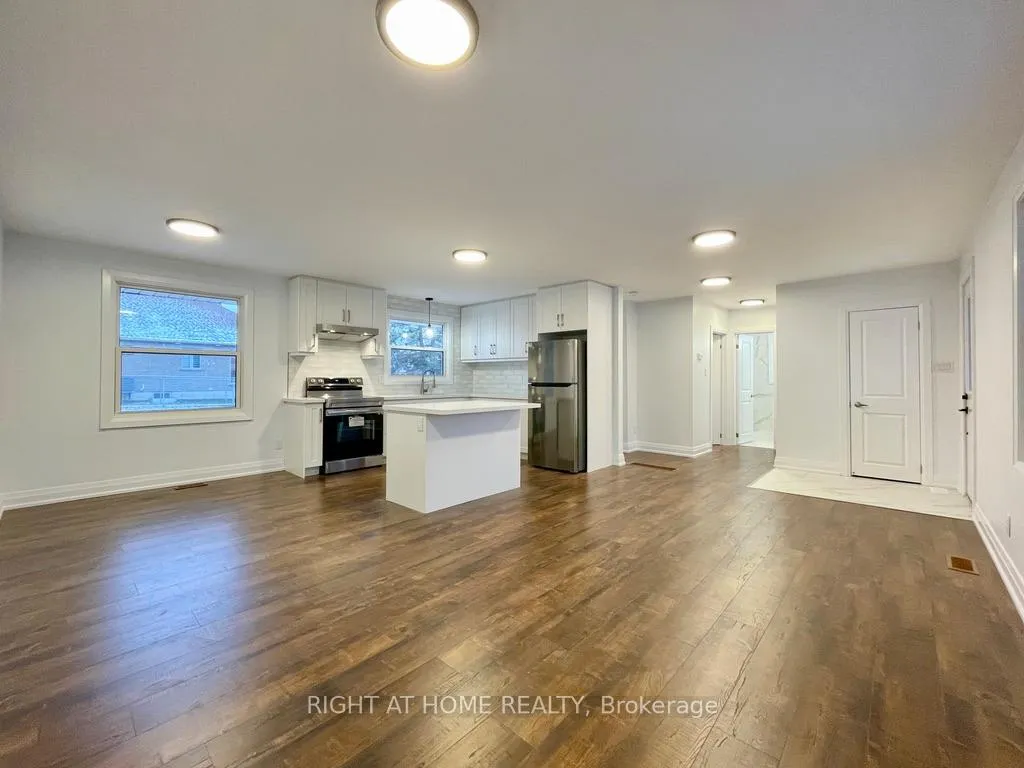 Photo 5 of Unit B, 419 Mapleview Drive, Barrie, Painswick South — HOMEH