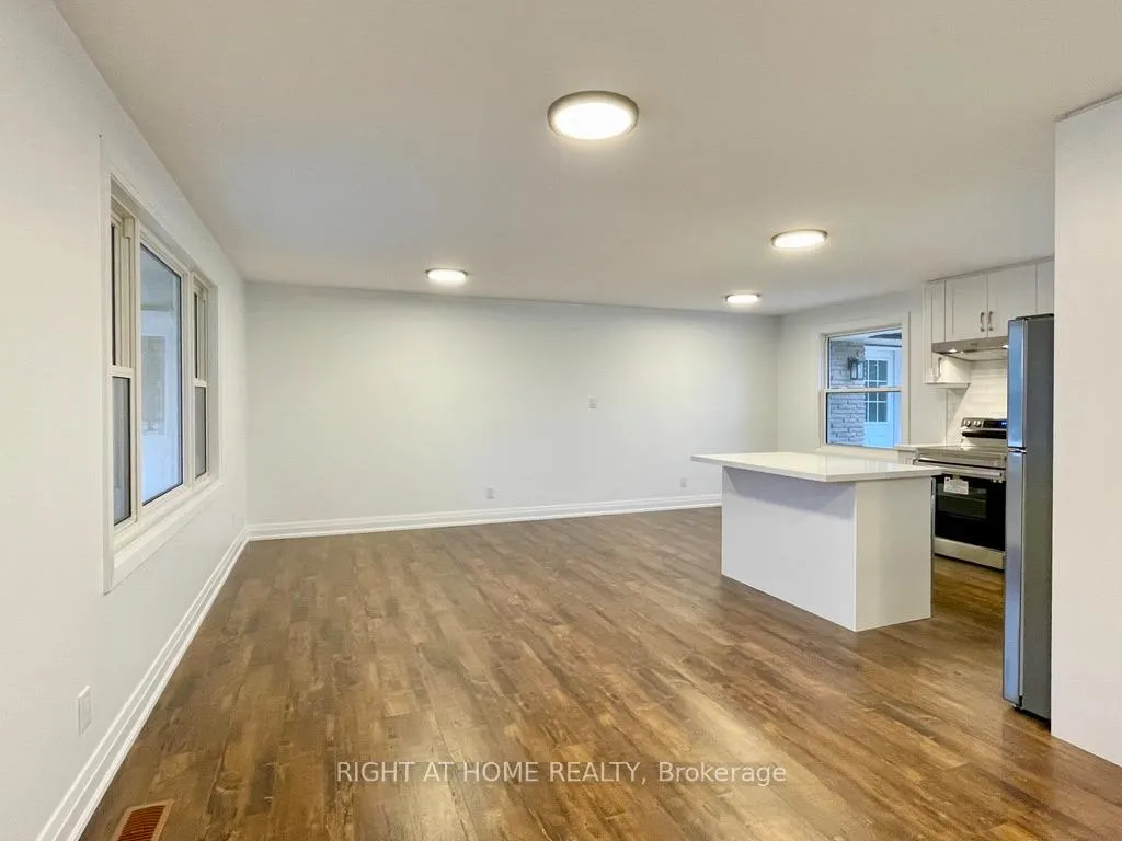 Photo 6 of Unit B, 419 Mapleview Drive, Barrie, Painswick South — HOMEH