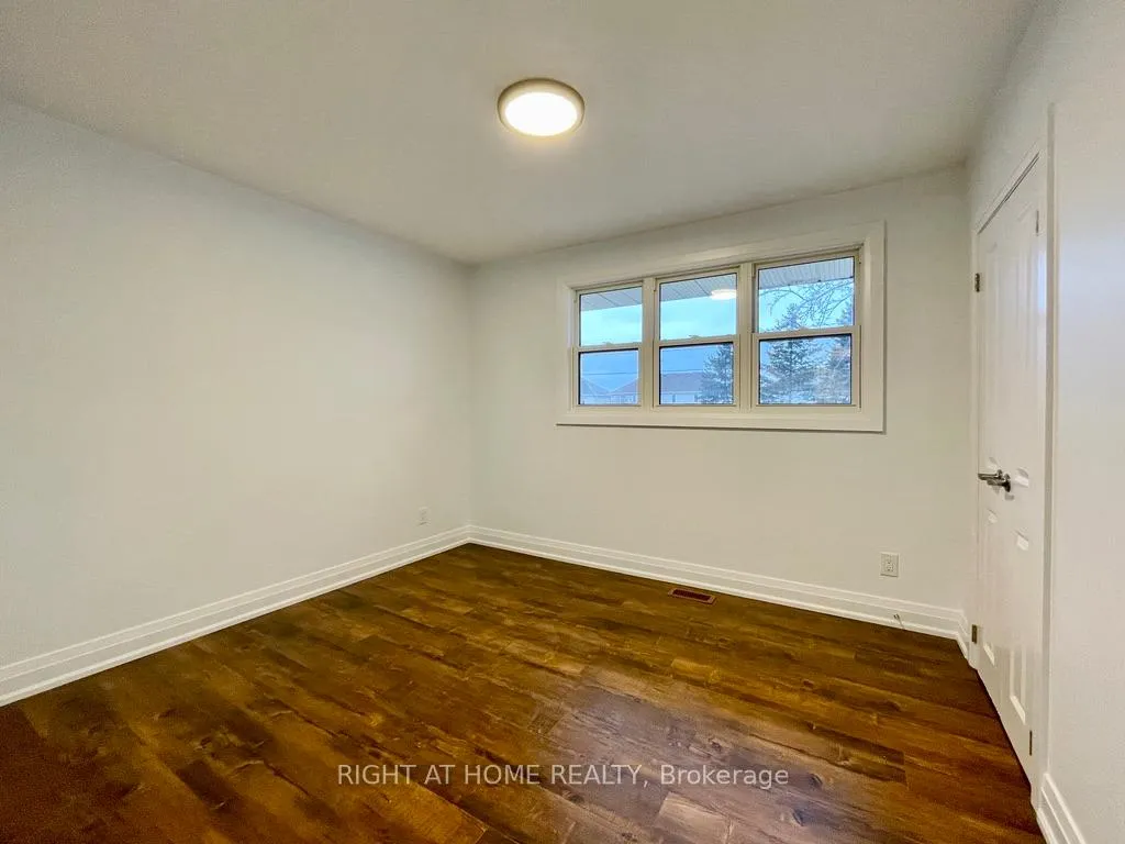 Photo 11 of Unit B, 419 Mapleview Drive, Barrie, Painswick South — HOMEH