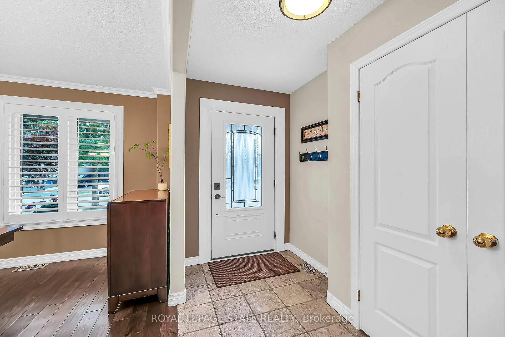 Photo 2 of 2371 Pathfinder Drive, Burlington, Orchard — HOMEH