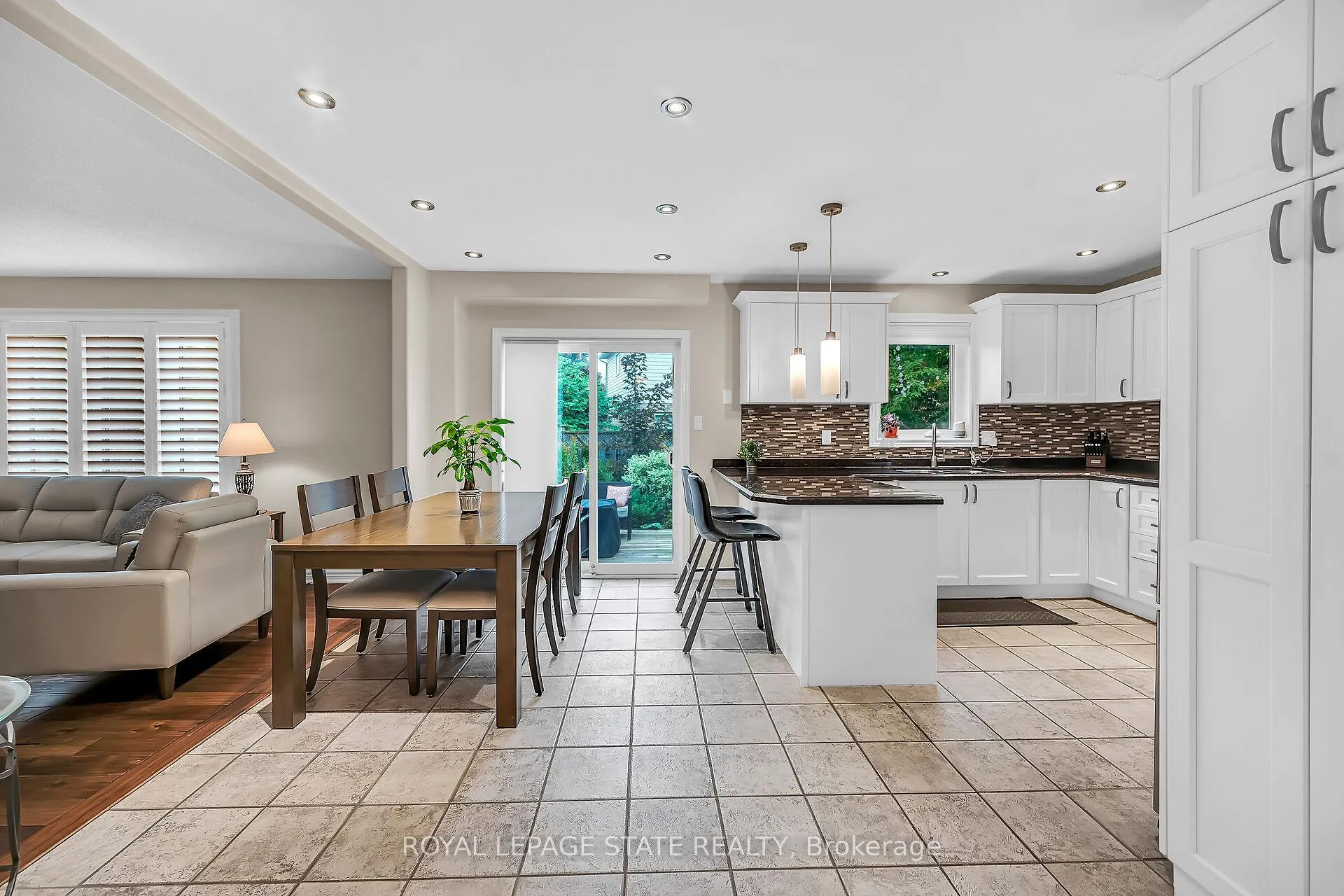 Photo 6 of 2371 Pathfinder Drive, Burlington, Orchard — HOMEH