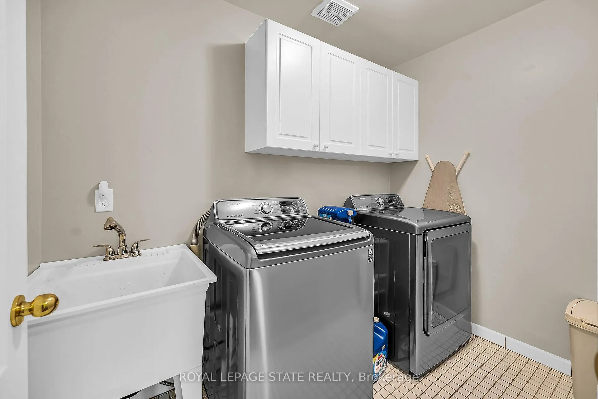 Photo 35 of 2371 Pathfinder Drive, Burlington, Orchard — HOMEH