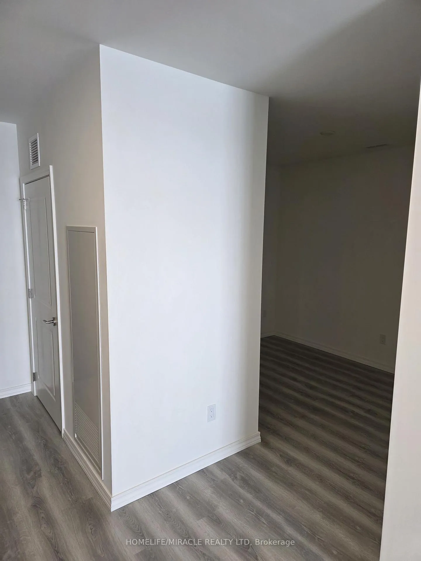 Photo 4 of Unit 201C, 191 Elmira Road S, Guelph, Willow West/Sugarbush/West Acres — HOMEH