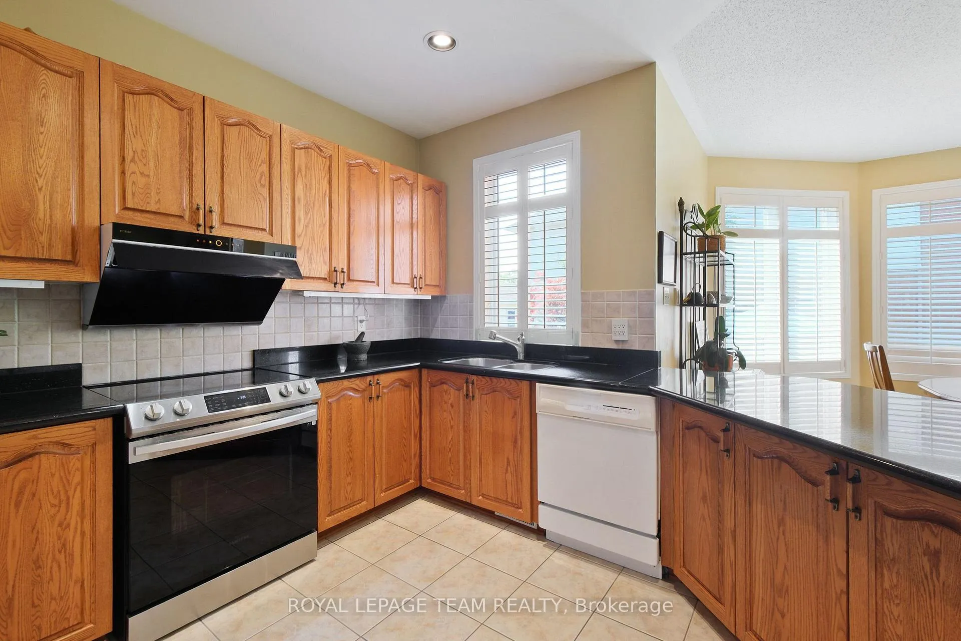 Photo 14 of 2885 Brigham Way, Ottawa, Upper Hunt Club — HOMEH