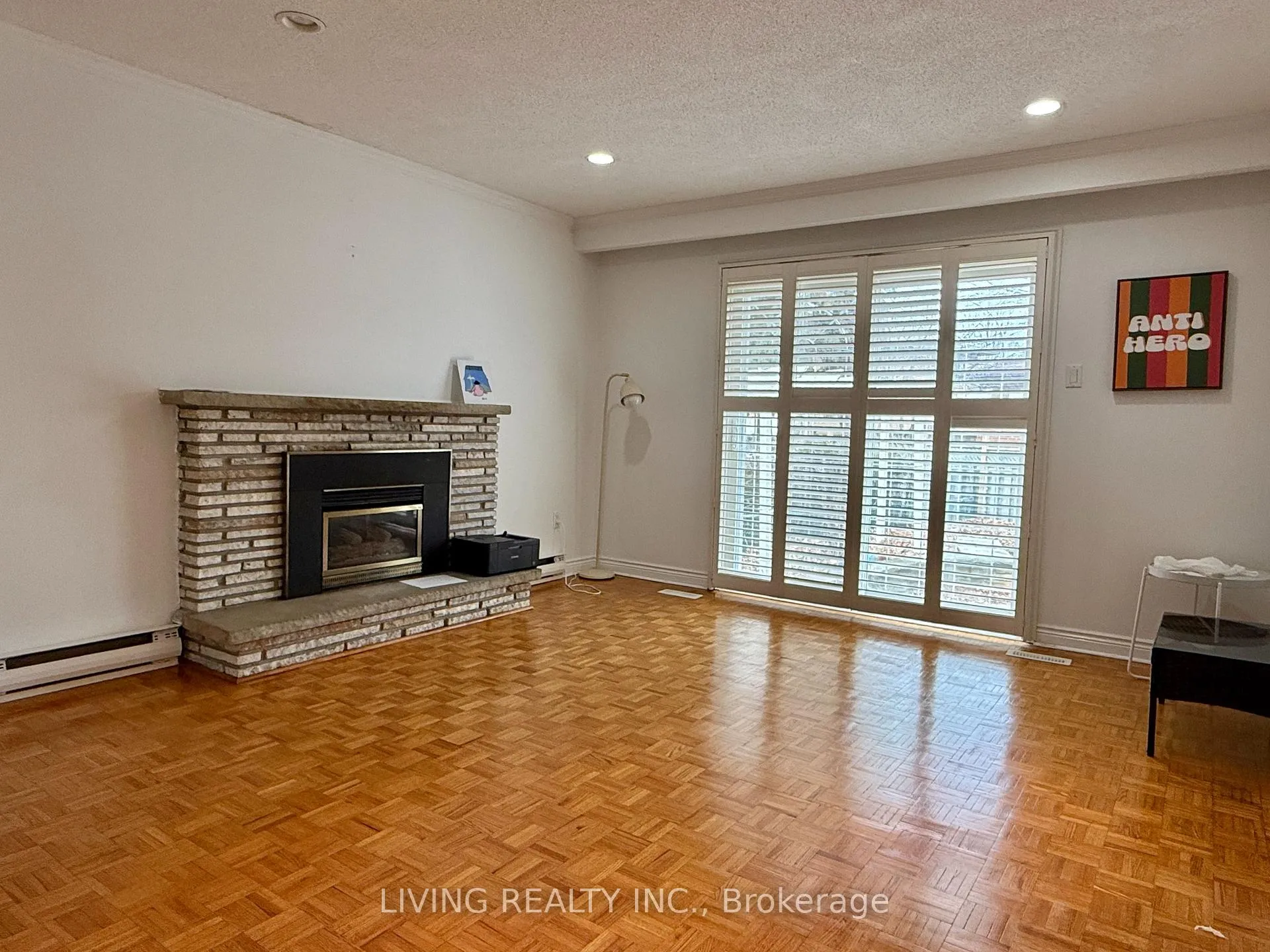 Photo 6 of 156 Fitzgerald Avenue, Markham, Unionville — HOMEH