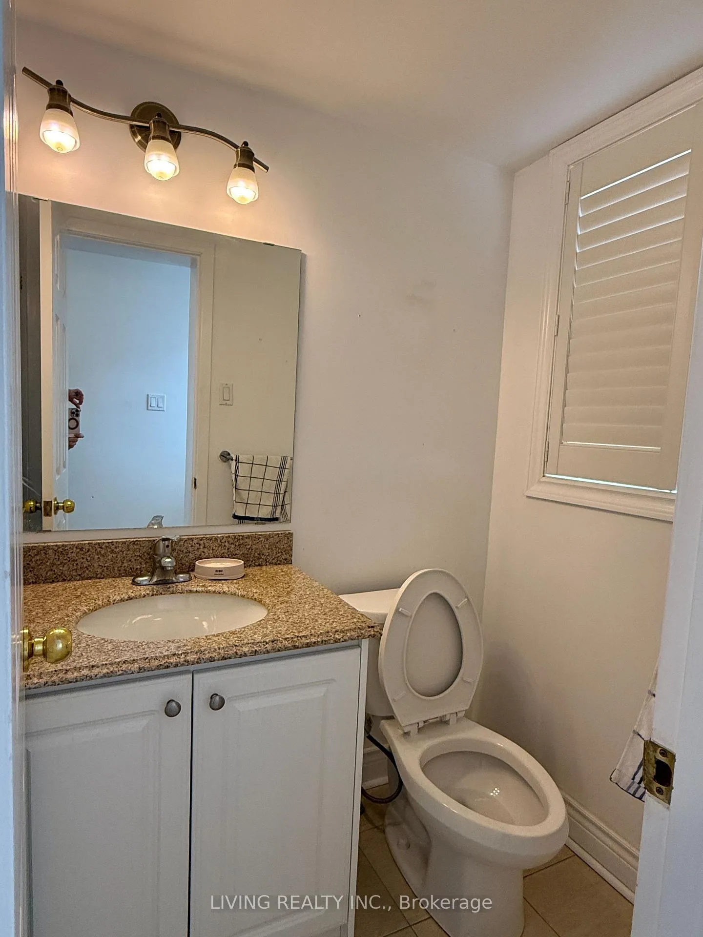 Photo 9 of 156 Fitzgerald Avenue, Markham, Unionville — HOMEH