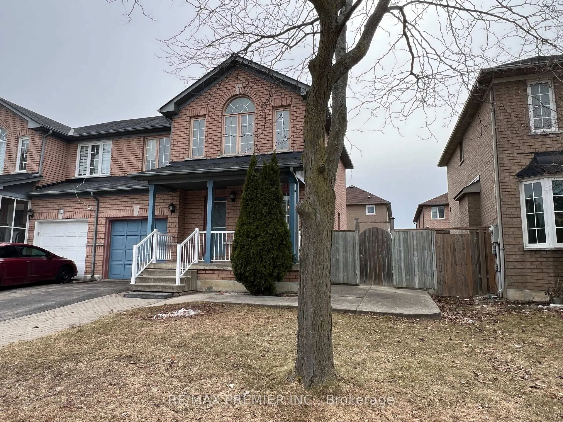 Photo 3 of 20 Manitoba Place, Brampton, Sandringham-Wellington — HOMEH