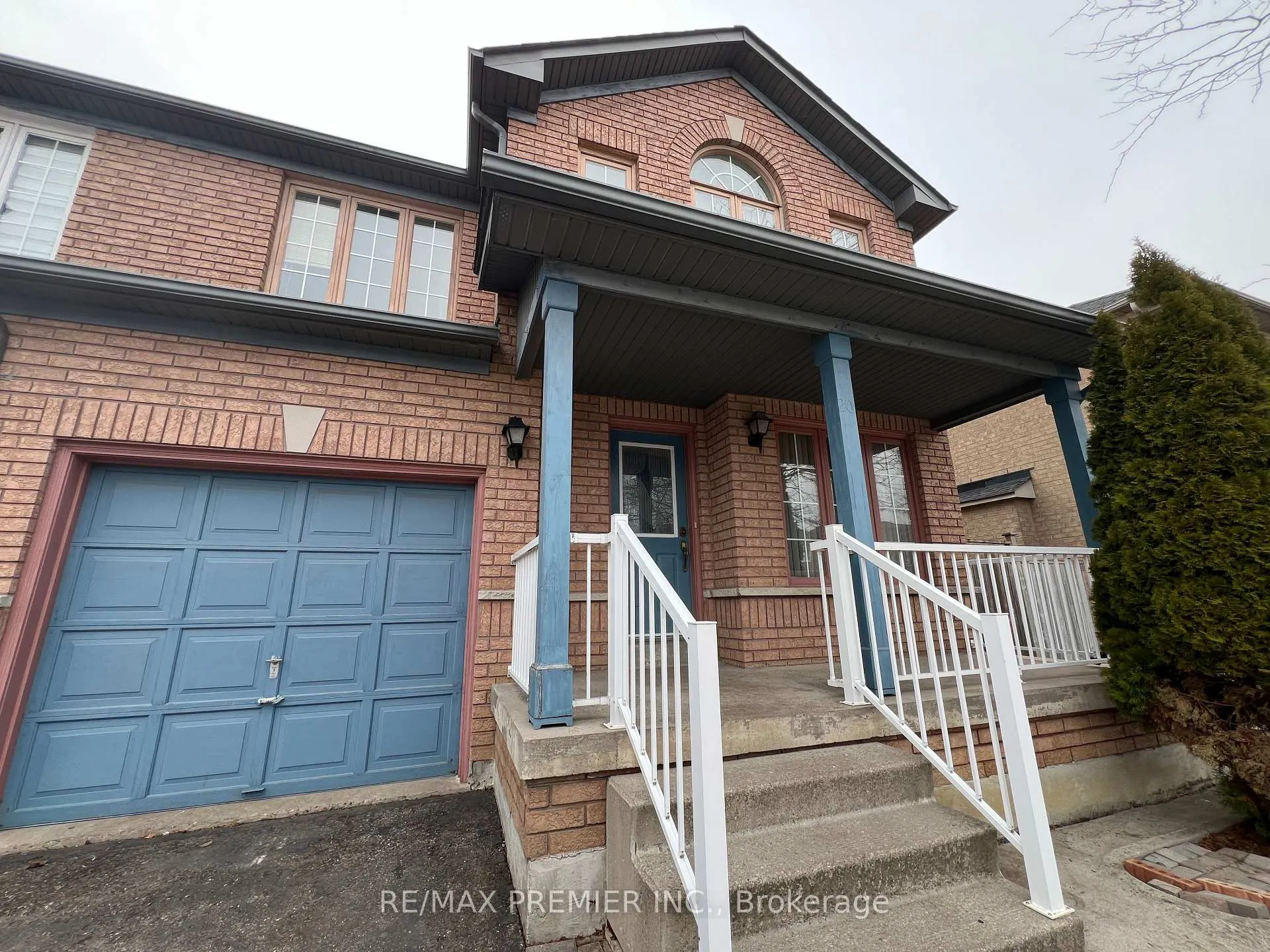 Photo 4 of 20 Manitoba Place, Brampton, Sandringham-Wellington — HOMEH